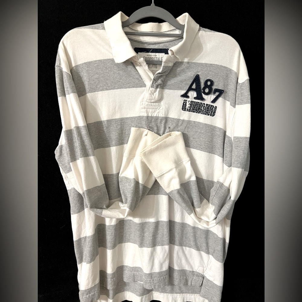 Men’s Long Sleeve Aeropostale Pull Over Sized XL